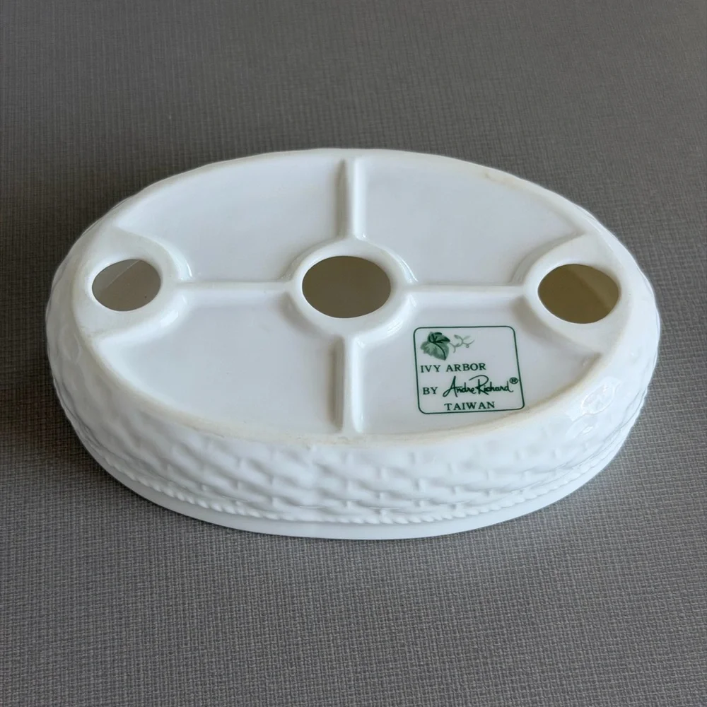Vintage Andre Richard Ivy Arbor White Ceramic Bar Soap & Trinket Dish Holder